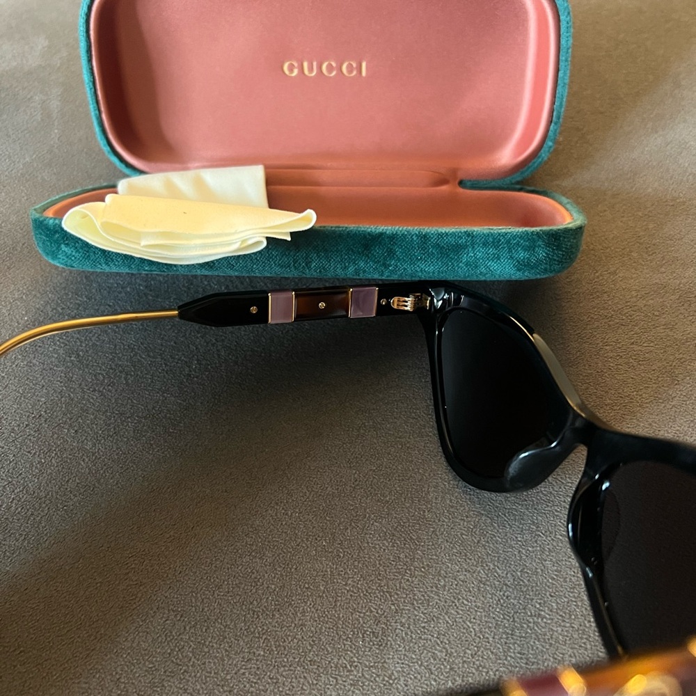 Gucci Cat Eye Acetate Sunglasses - Picture 4 of 11